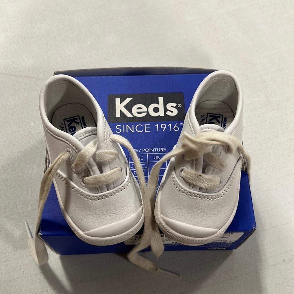 Keds white tennis shoes size 3